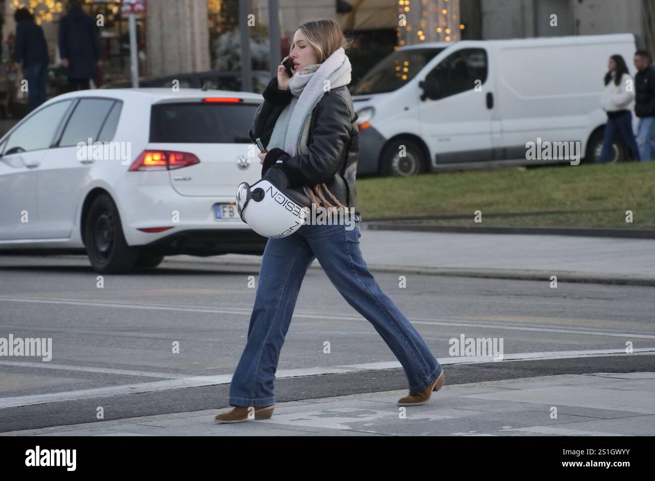 Bergamo, Italien. Januar 2025. Das Istituto Superiore di Sanità hat einen Dekalog für 2025 veröffentlicht, der eine Reihe von Empfehlungen zur Bekämpfung der Smartphone-sucht enthält Credit: Independent Photo Agency/Alamy Live News Stockfoto