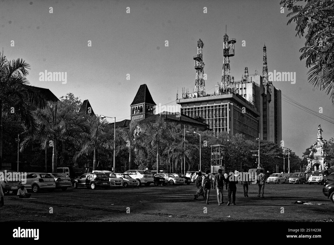 Alte und neue architektonische Gebäude in Hutatma Chowk im alten Mumbai-Gebiet im Bundesstaat Maharashtra Indien Stockfoto