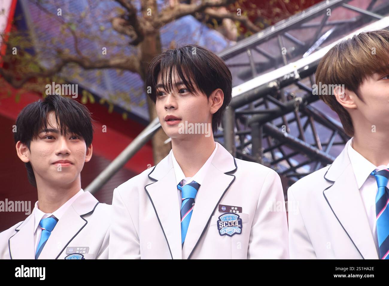 TAIPEI, CHINA - 4. JANUAR 2025 - U: NUS-Bandmitglieder nahmen als Gäste an der Unterzeichnungszeremonie der 7-köpfigen Gruppe Teil, die für das Finale von t ausgewählt wurde Stockfoto