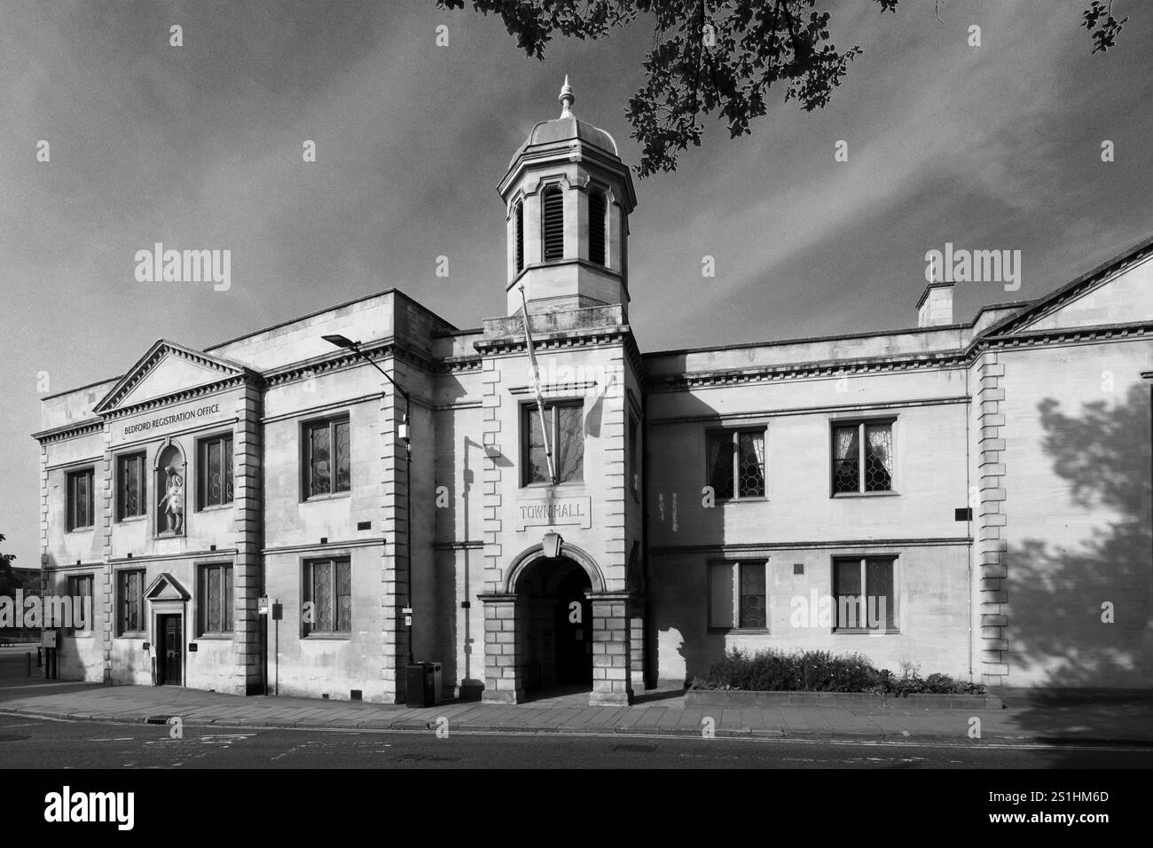 Das Old Town Hall Gebäude, Bedford Town; Bedfordshire; England; Großbritannien Stockfoto