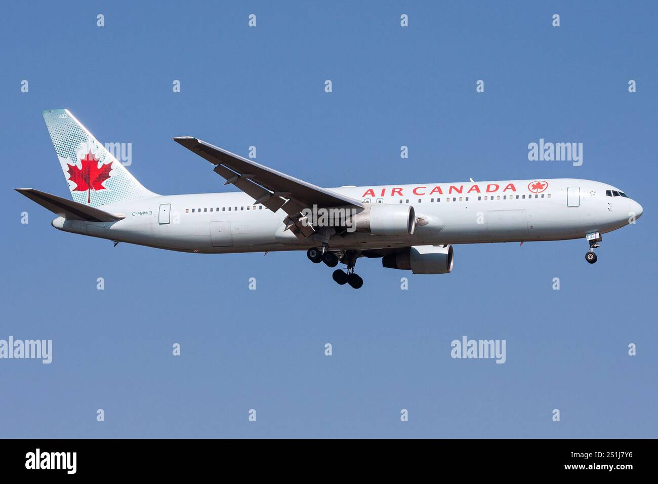 Air Canada Boeing 767-300 mit Registrierung C-FMWQ im Finale für den Frankfurter Flughafen Stockfoto