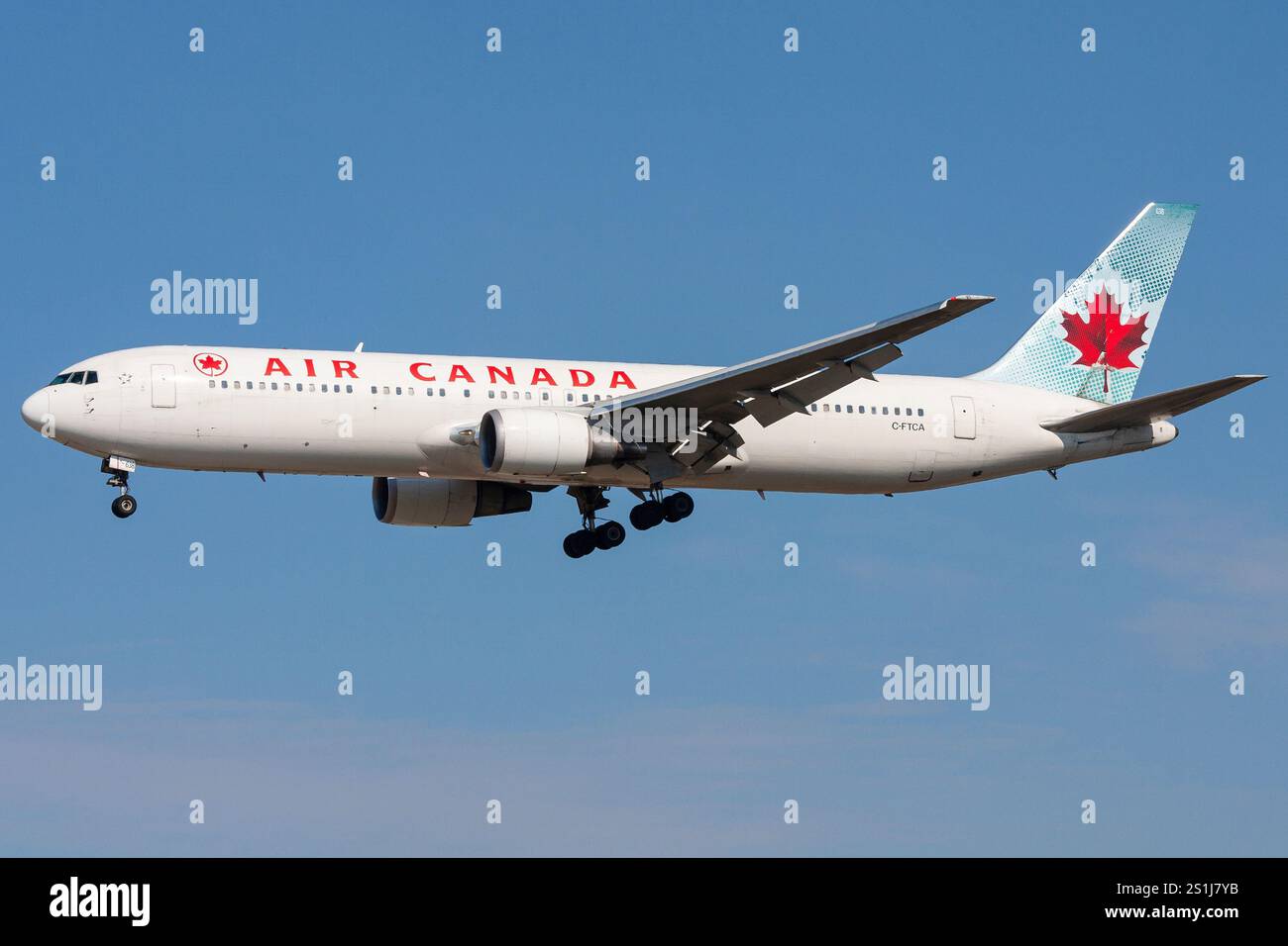 Air Canada Boeing 767-300 mit Registrierung C-FTCA im Finale für den Frankfurter Flughafen Stockfoto