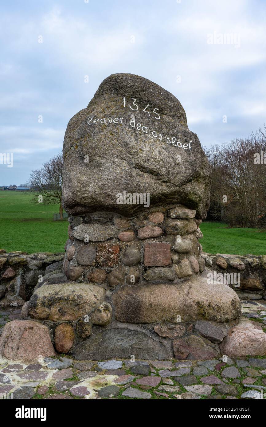 Dezember 2024. Warnungen, Niederlande. Denkmal aus der Warnenkampf im Jahr 1345. Stockfoto