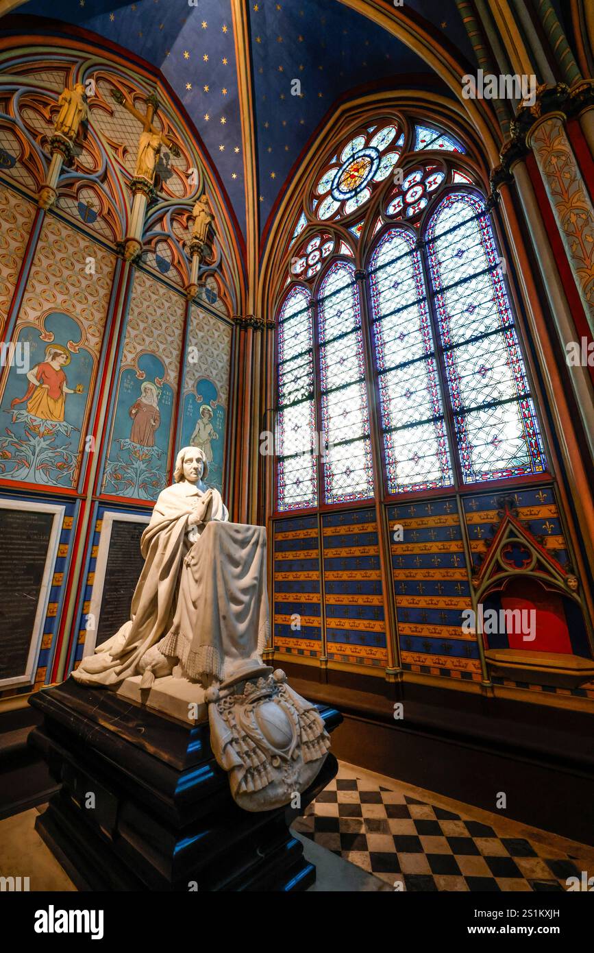 WIEDERERÖFFNUNG DER KATHEDRALE NOTRE DAME DE PARIS Stockfoto