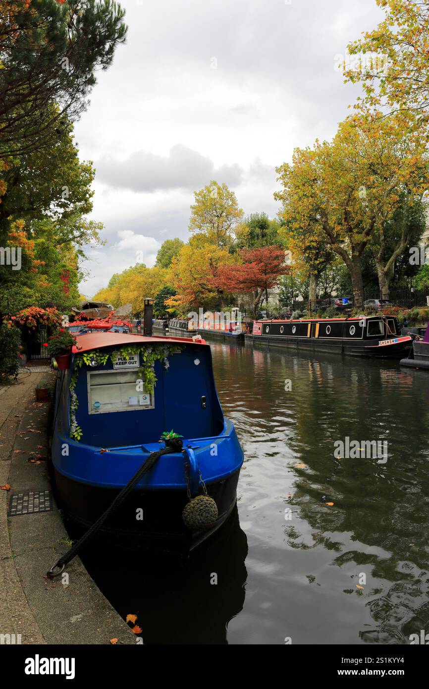 Schmalboote auf dem Paddington Arm des Grand Union Kanals in Little Venice, Paddington, London City, England, Großbritannien Stockfoto