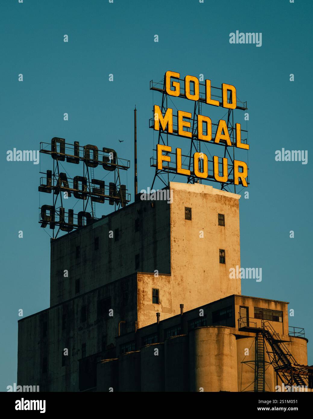 Vintage-Schild „Gold Medal Mehl“ in Minneapolis, Minnesota Stockfoto