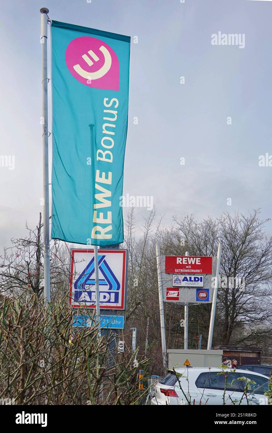 REWE Bonus Werbefahne - gesehen am 04.01.2025 in Hannover *** REWE Bonus Werbefahne gesehen am 04 01 2025 in Hannover Stockfoto