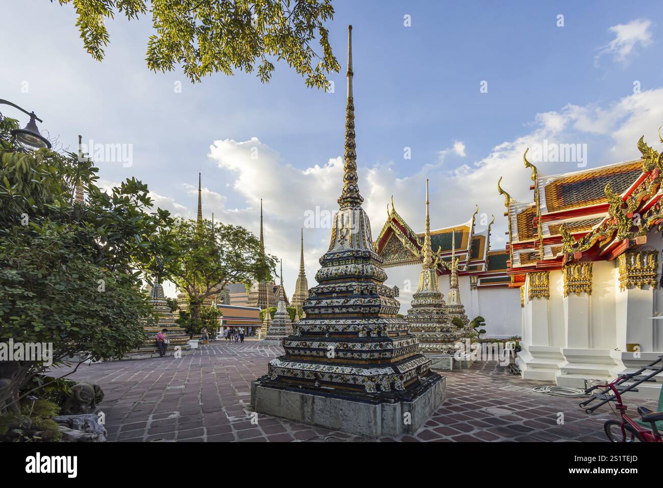 Der Wat Pho Tempel ist Bangkoks ältestes buddhistisches Kloster in der Nähe des Großen Palastes. Bangkok, Thailand, Asien Stockfoto