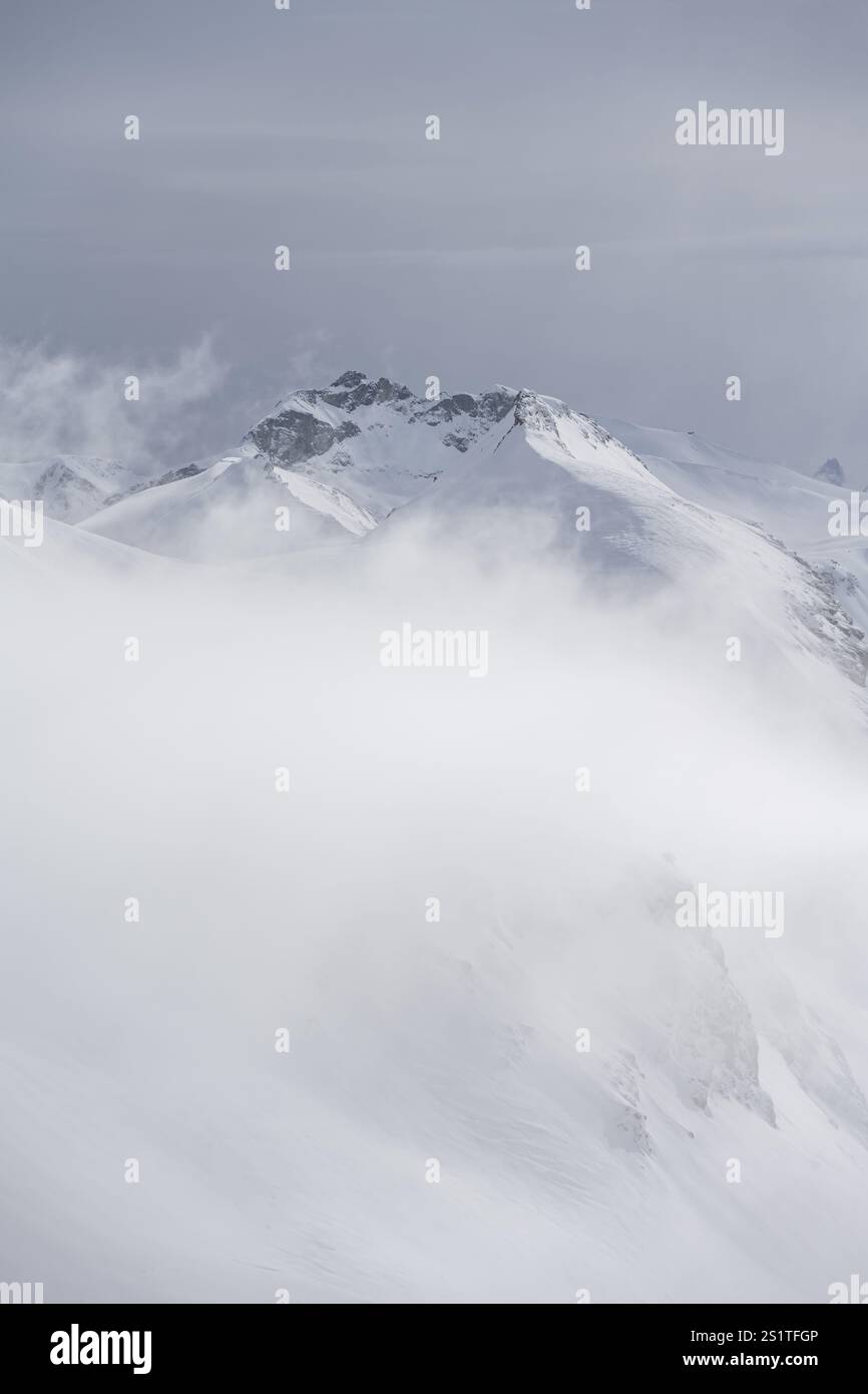 Schneebedeckte Berglandschaft, Berner Alpen, Berner Oberland, Schweiz, Europa Stockfoto Schneebedeckte Berglandschaft, Berner Alpen, Berner Oberland, Schweiz, Europa Stockfoto