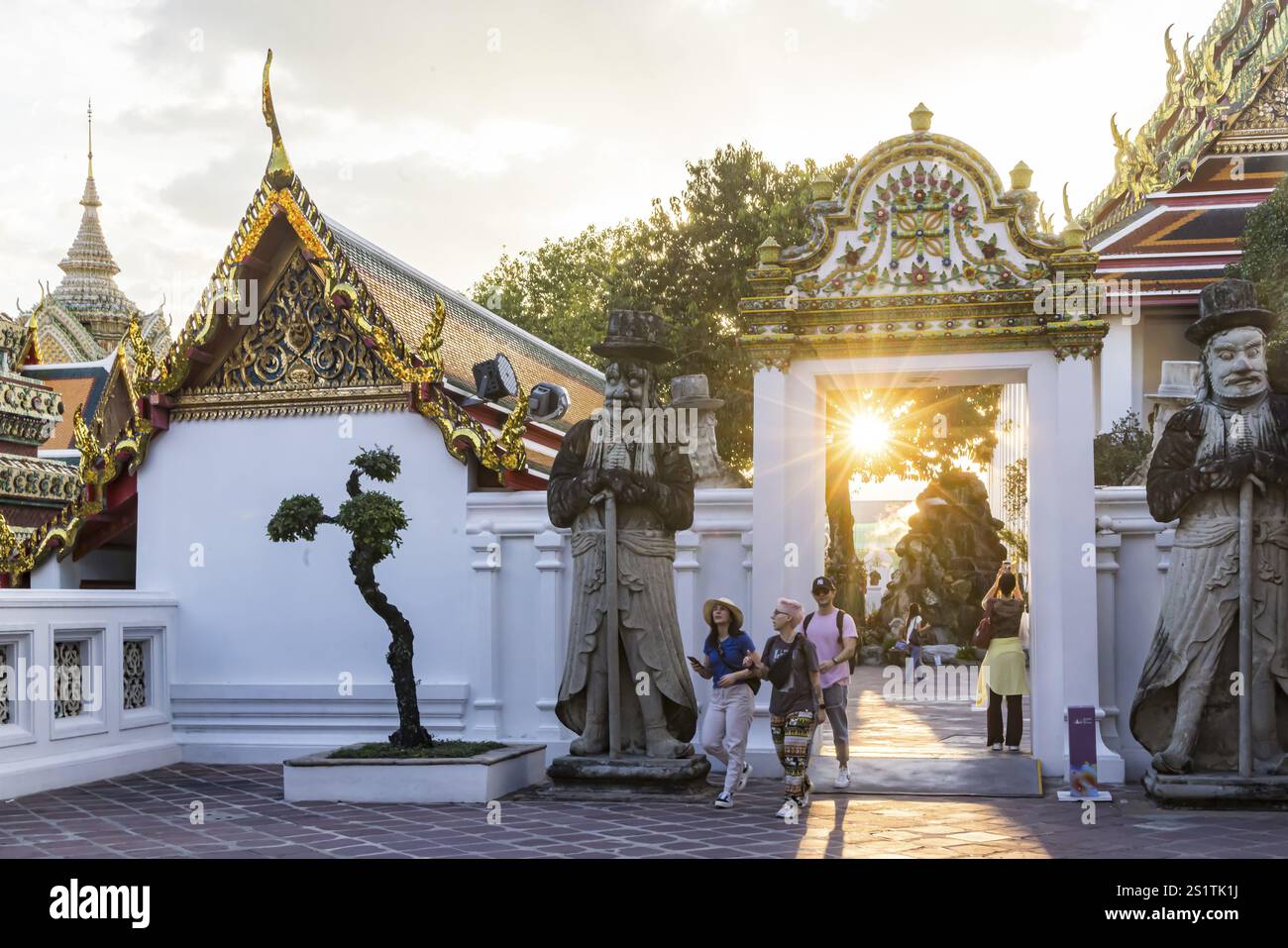 Der Wat Pho Tempel ist Bangkoks ältestes buddhistisches Kloster in der Nähe des Großen Palastes. Bangkok, Thailand, Asien Stockfoto