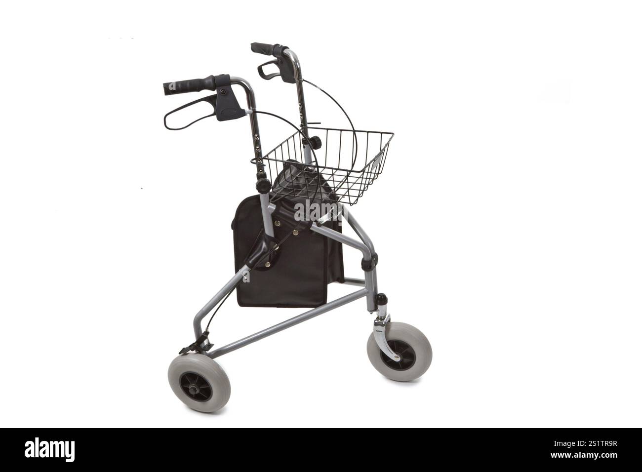 Rollator auf weißem Hintergrund zugeschnitten Stockfoto