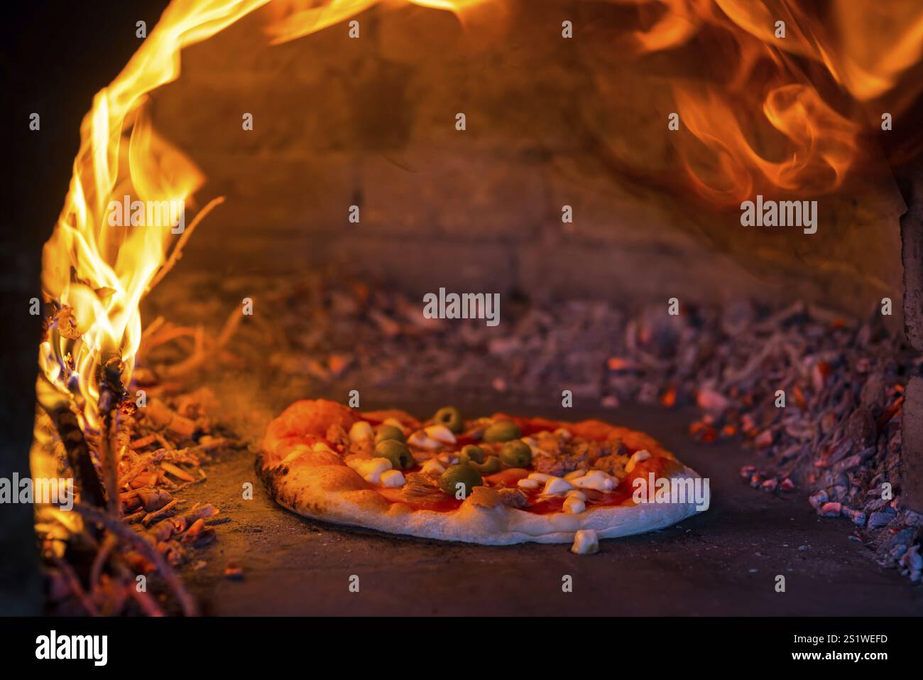 Pizza Aus Dem Holzofen