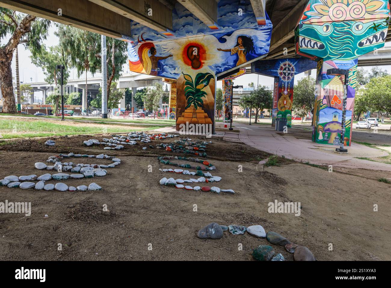 Wandgemälde oder Street Art im Chicano Park, Barrio Logan, San Diego, Kalifornien, USA – ein nationales historisches Wahrzeichen Stockfoto