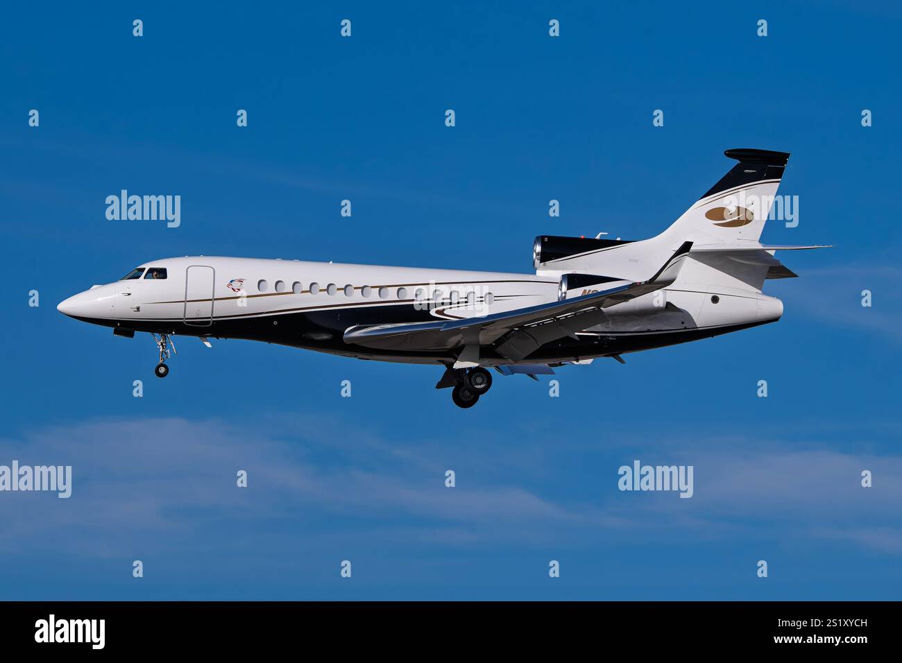 Sky Harbor International Airport 12-31-2024 Phoenix, AZ USA Private Dassault Falcon 7X N805CC Sonnenuntergang Ankunft für 25 l im Sky Harbor Intl. Flughafen. Stockfoto