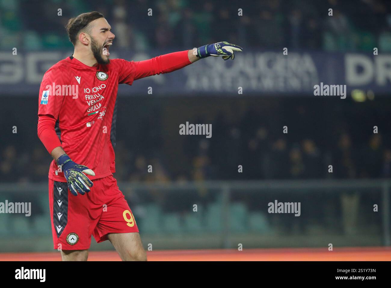 Razvan Sava von Undines Calcio ist während des italienischen Fußballspiels der Serie A zwischen Hellas Verona FC und Udinese Calcio im Stadion Marcantonio Bentegodi. Endpunktzahl : Hellas Verona FC 0-0 Udinese Calcio (Foto: Emanuele Pennacchio / SOPA Images / SIPA USA) Stockfoto