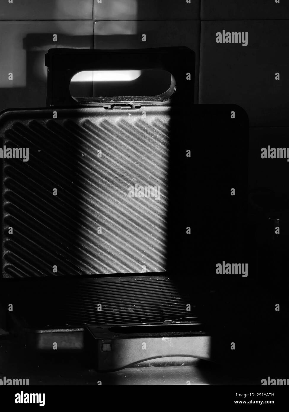 Sunset Glow: Toastbeleuchtung in der Küche Stockfoto