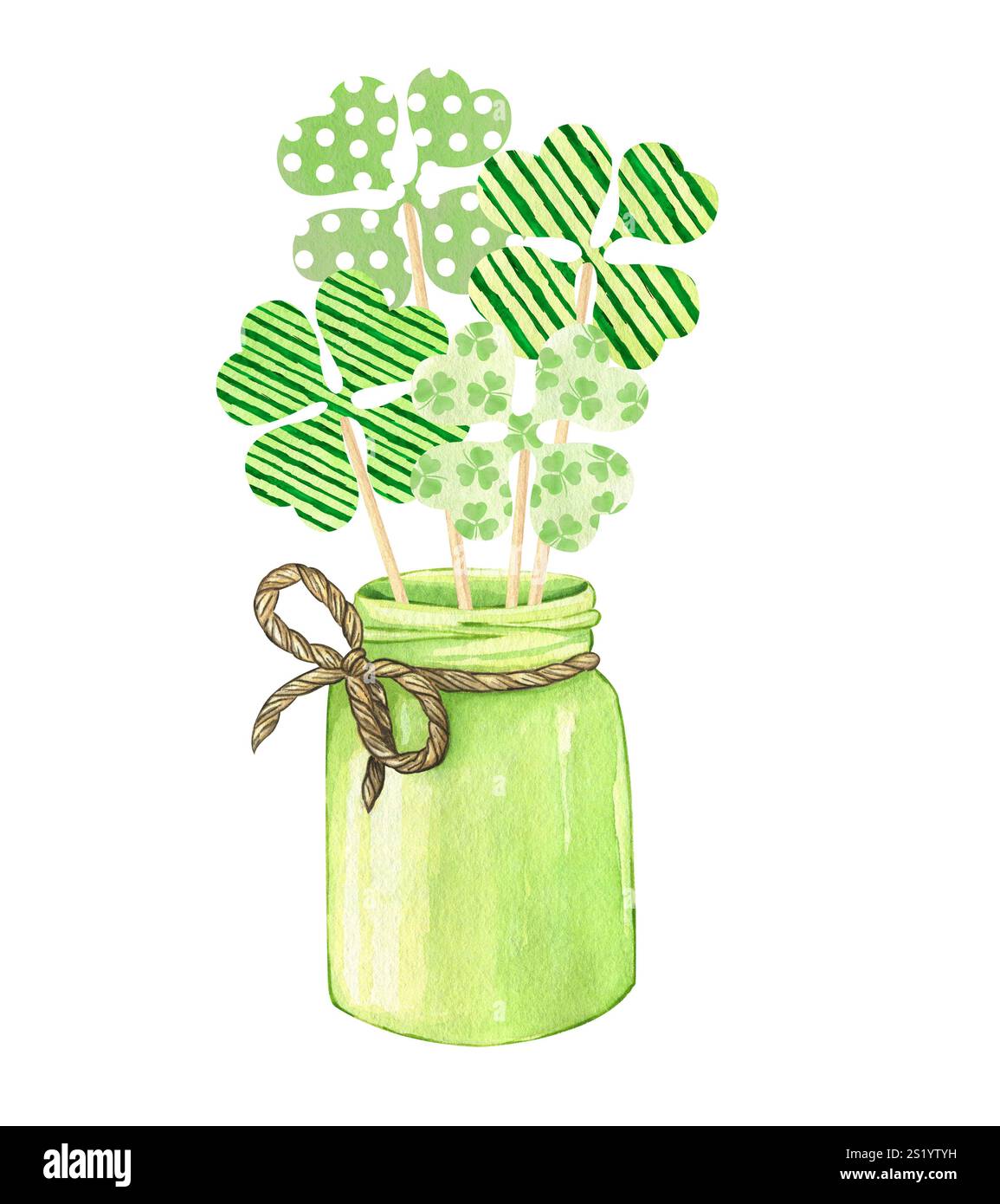 St. Patrick's Day dekoriertes Glas mit Kleeblatt. Irischer Feiertag handgezeichnete Illustration isoliert auf weißem Hintergrund. Grünes Glas, Kleeblatt, Bogen, Seil Stockfoto