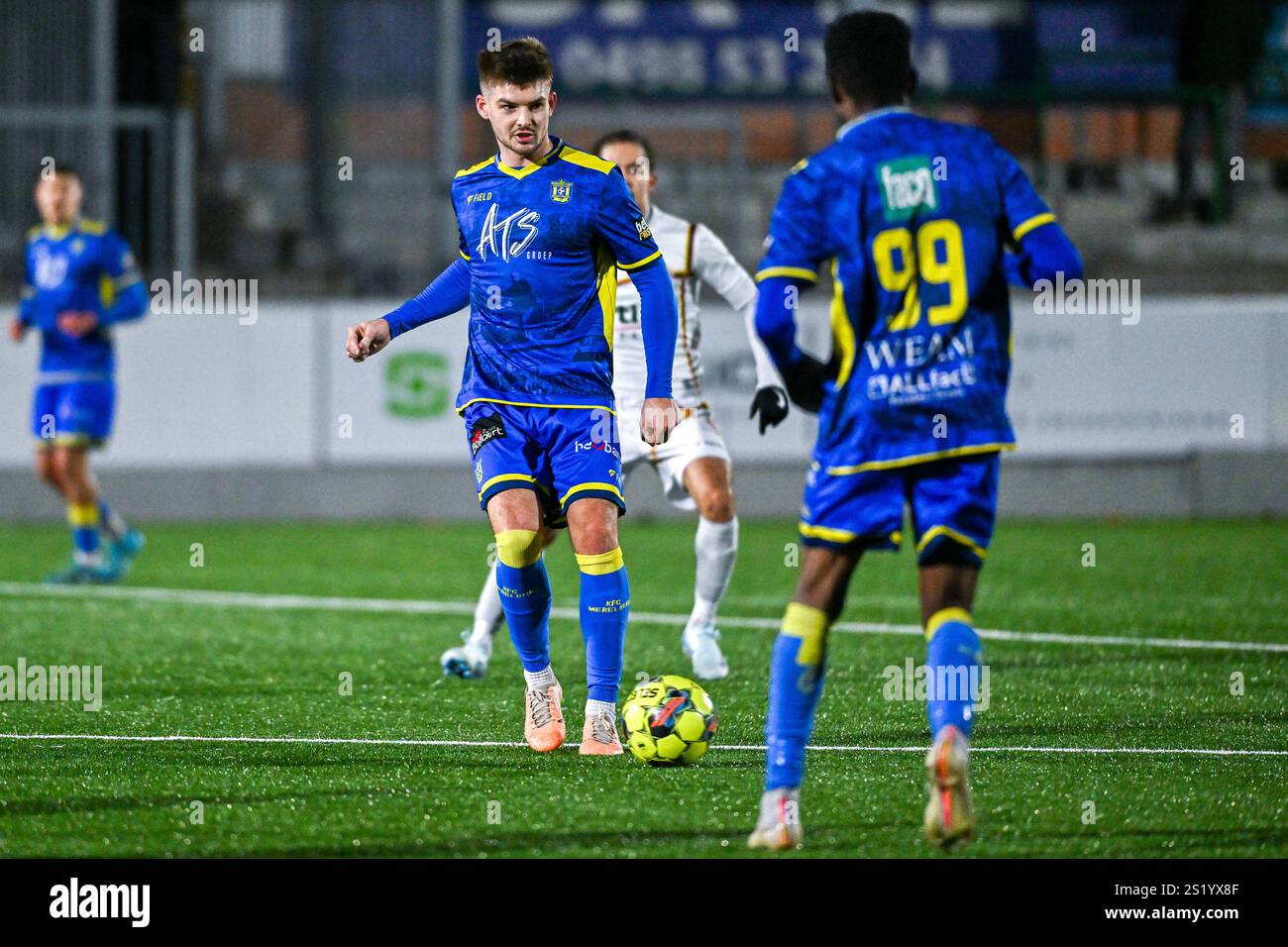Wetteren, Belgien. Januar 2025. Schryvers Jur (8) vom KFC Merelbeke, dargestellt während eines Freundschaftsspiels zwischen RFC Wetteren und KFC Merelbeke am Sonntag, 4. Januar 2025 in Wetteren, Belgien. Quelle: Sportpix/Alamy Live News Stockfoto