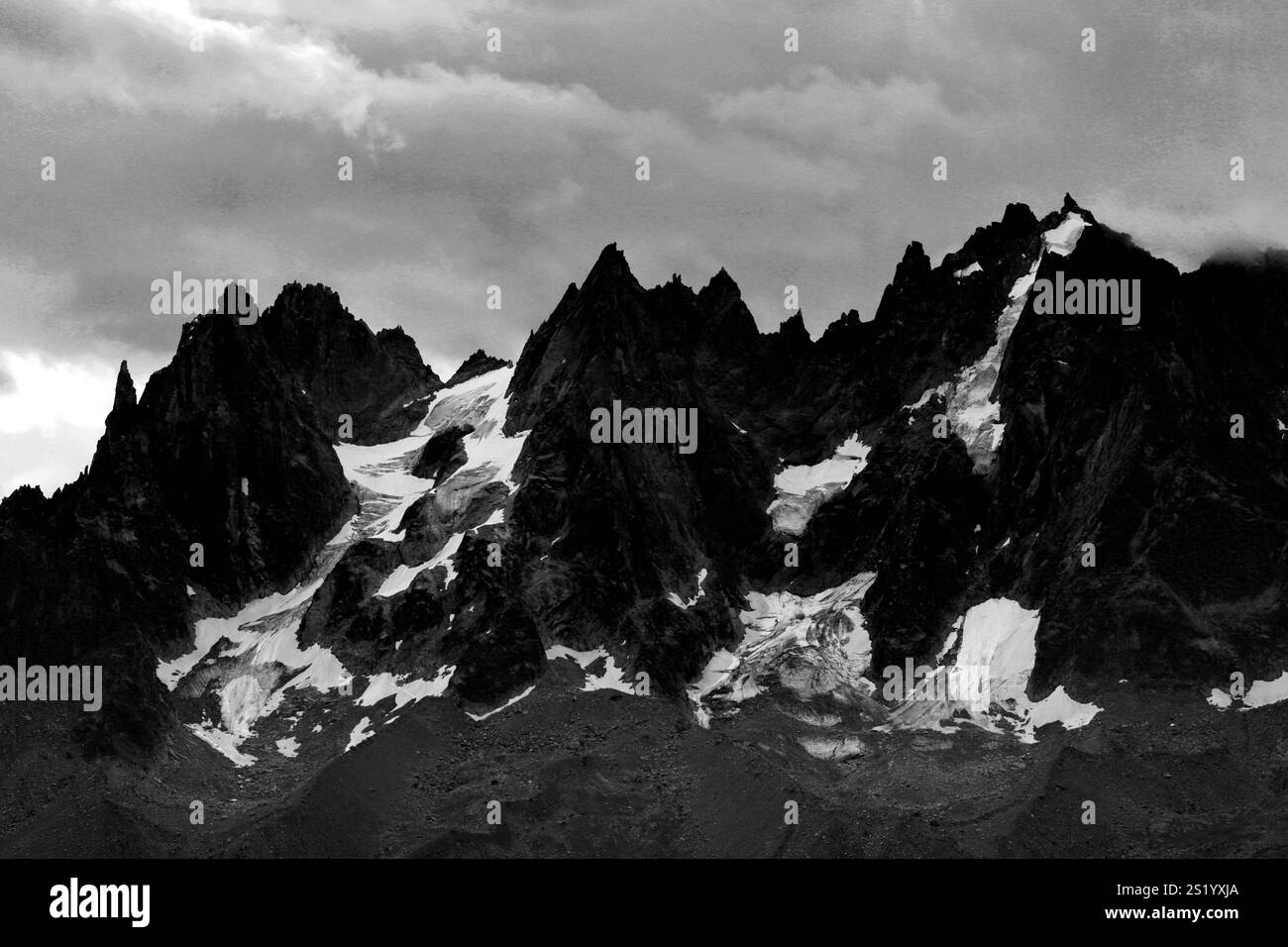 Panorama des Gipfels Aiguille du Chardonnet (Chardonnet Nadel) von Le Brevent, Chamonix Stadt, Haute-Savoie, Französische Alpen, Frankreich Stockfoto