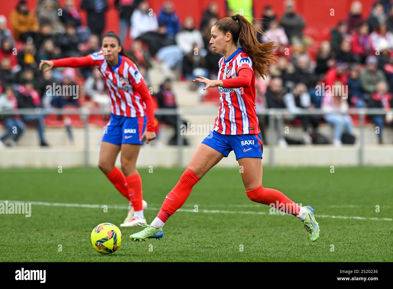 5. Januar 2025, AlcalÃ¡ de Henares, Madrid, Spanien: 5 XENIA PEREZ ALMIÃ’ANA während des LIGAF Frauenfußballspiels zwischen Atletico Madrid FEM und Real Madrid FEM im Centro Deportivo AlcalÃ¡ de Henares am 5. Juni 2025 in Madrid Spanien. (Kreditbild: © Oscar Manuel Sanchez/ZUMA Press Wire) NUR REDAKTIONELLE VERWENDUNG! Nicht für kommerzielle ZWECKE! Quelle: ZUMA Press, Inc./Alamy Live News Stockfoto