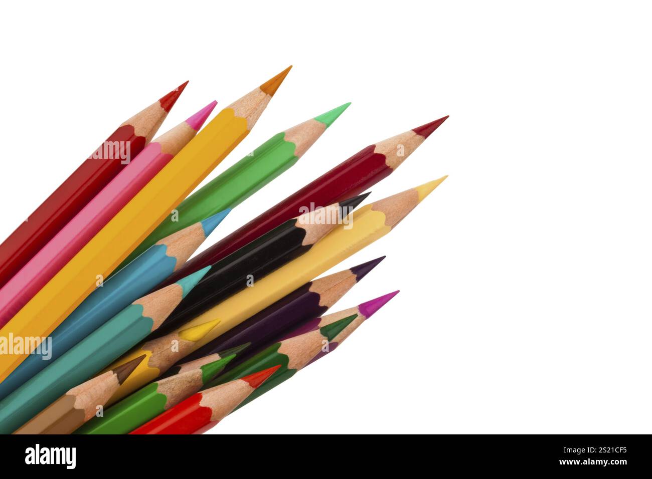 Viele Buntstifte vor weißem Hintergrund Stockfoto