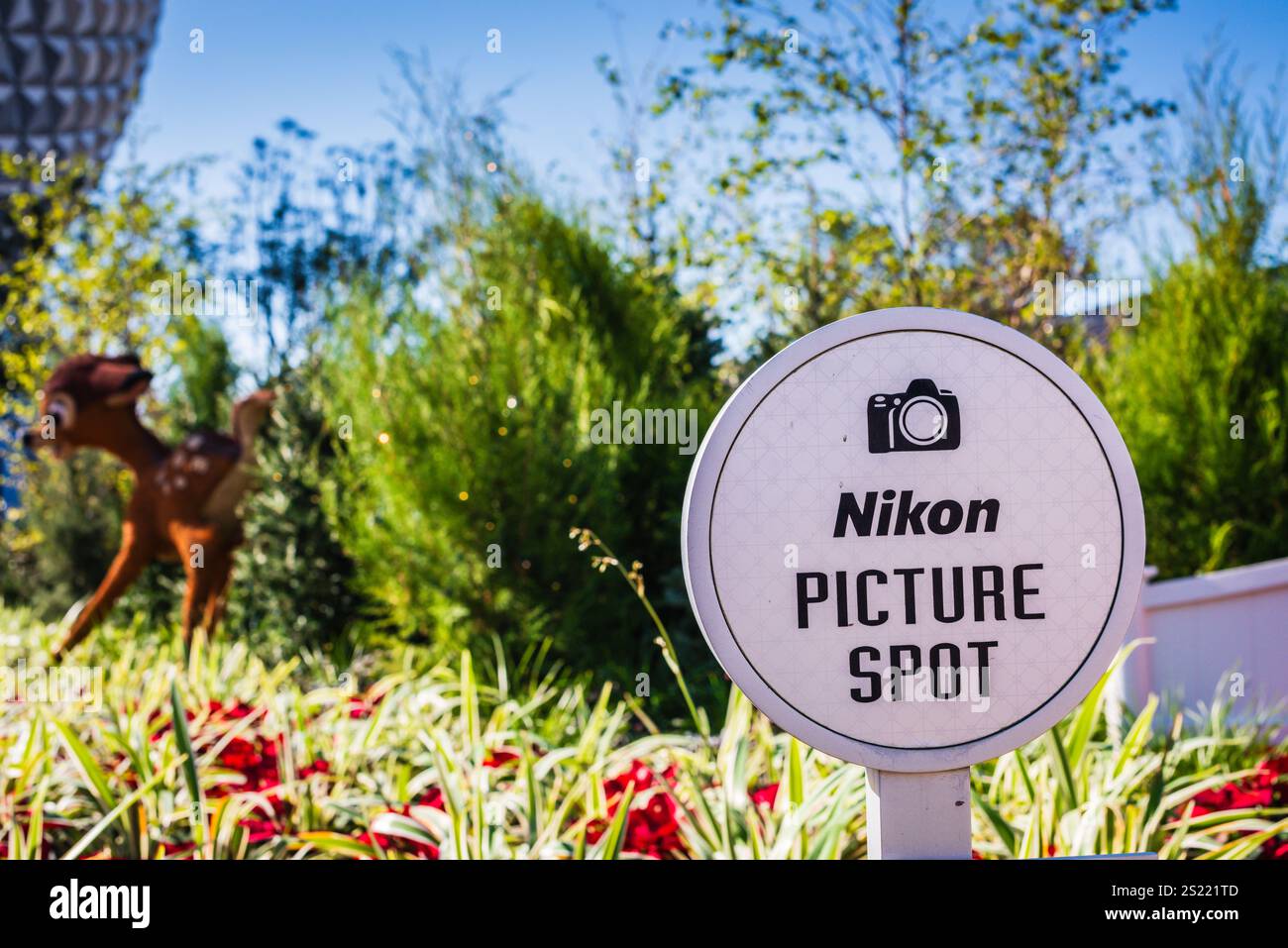 Orlando, FL USA - 14. Dezember 2017: Nikon Picture Spot-Schild im Garten vor dem Stockfoto