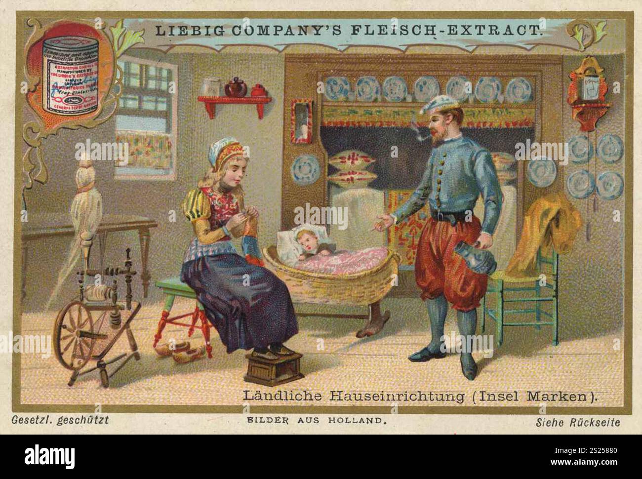 Bilderserien Bilder aus Holland, Landhauseinrichtung, Insel Marken, Liebigbild, digital restaurierte Wiedergabe eines Sammlerbildes aus der Zeit um 1900, gemütliches Datum unbekannt, gemütliches ländliches Raumbild mit einem Paar in traditioneller Kleidung, das ein Baby in einer Wiege betreut, Bilderserie Bilder aus Holland, ländliche Hauseinrichtung, Insel Marken, digital restaurierte Reproduktion eines Sammelbildes von ca 1900, genaues Datum unbekannt, eine gemütliche Zimmerszene mit ländlicher Kleidung, eine gemütliche Zimmerszene mit ländliche Kleidung, eine ländliche Kleidung, die sich um ein Baby in einer Wiege kümmern Stockfoto