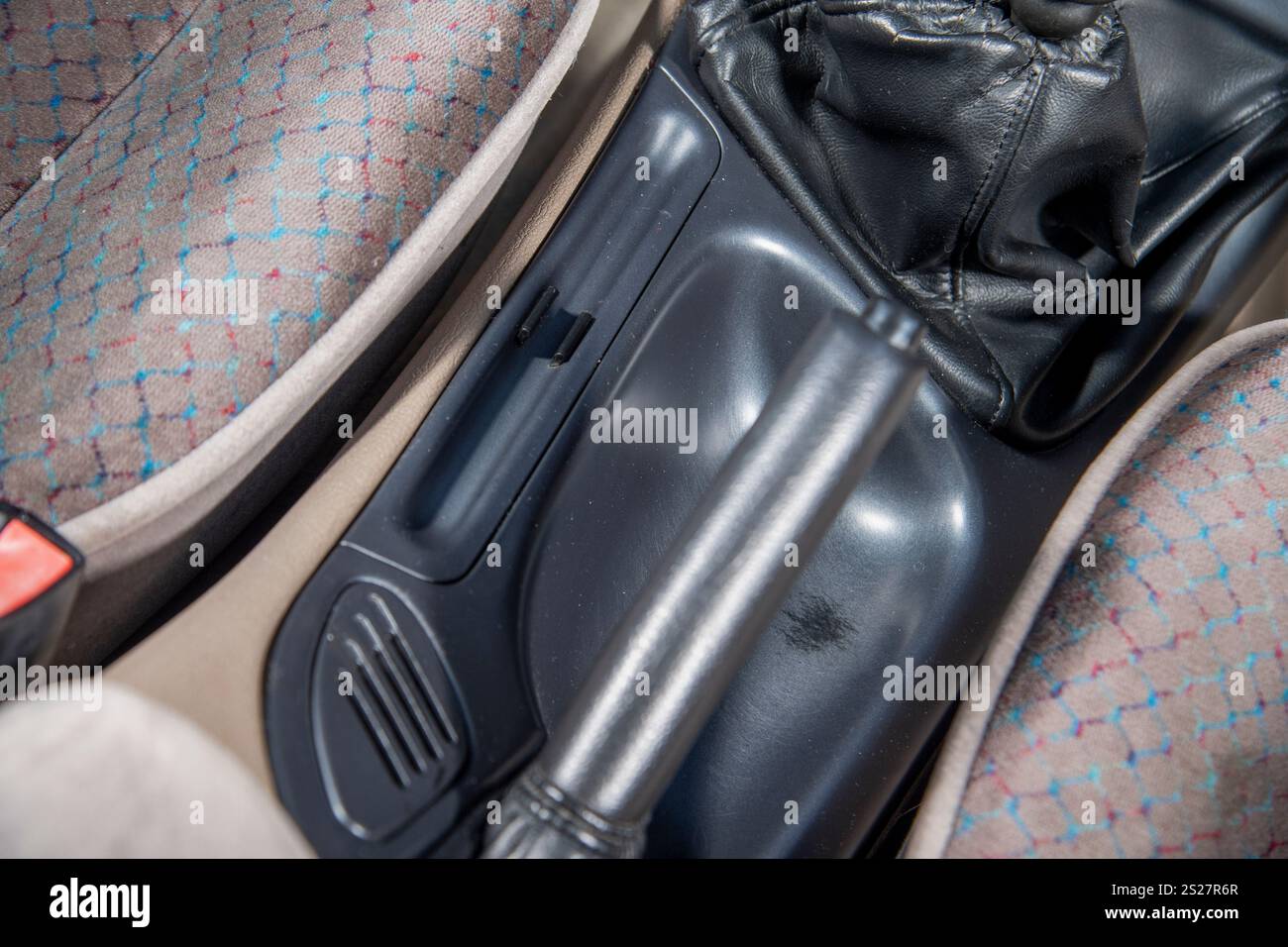 1993 Mk1 Ford Mondeo, einer der ersten von Mondeos gebauten modernen klassischen Retro-Familienwagen und Flottenwagen Stockfoto