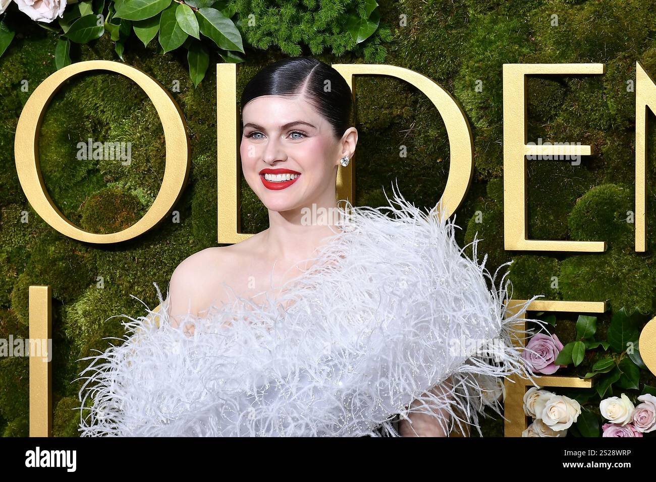 Alexandra Daddario nimmt am 5. Januar 2025 an den 82. Jährlichen Golden Globe Awards im Beverly Hilton in Beverly Hills, Kalifornien, Teil. Foto: Casey Flanigan/imageSPACE/SIPA USA Stockfoto