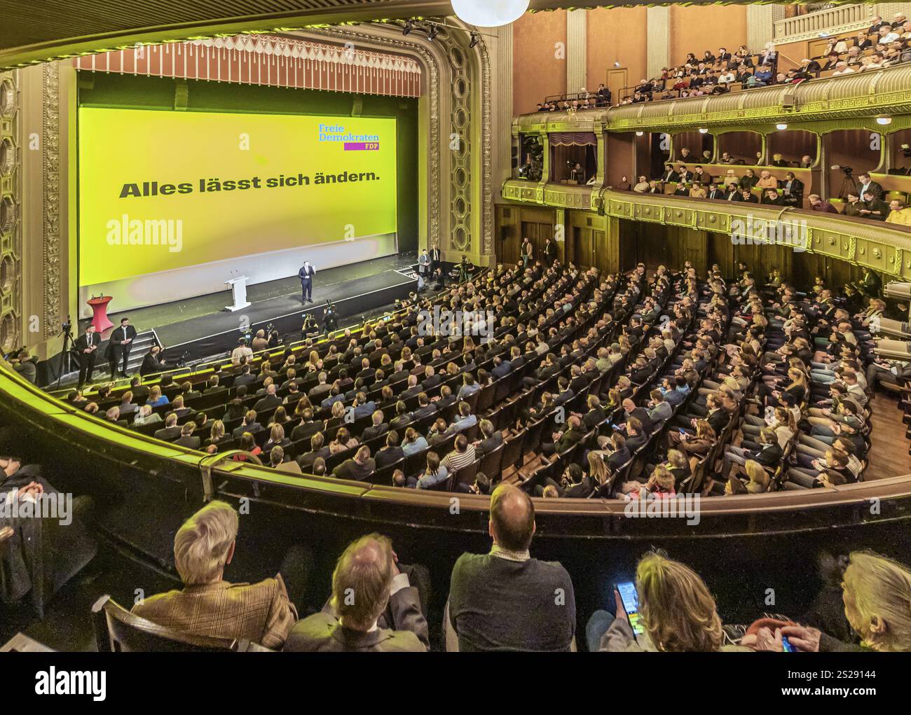 Traditionelles Epiphany-Treffen 2025 der FDP-Partei. Die Parteiveranstaltung ist auch der Beginn des Wahlkampfes für die Bundestagswahl 2025. Oper Stuttgart Ho Stockfoto