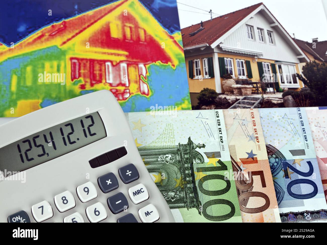 Energieeinsparung durch Wärmedämmung. Haus mit Wärmebildkamera fotografiert. Österreich Stockfoto