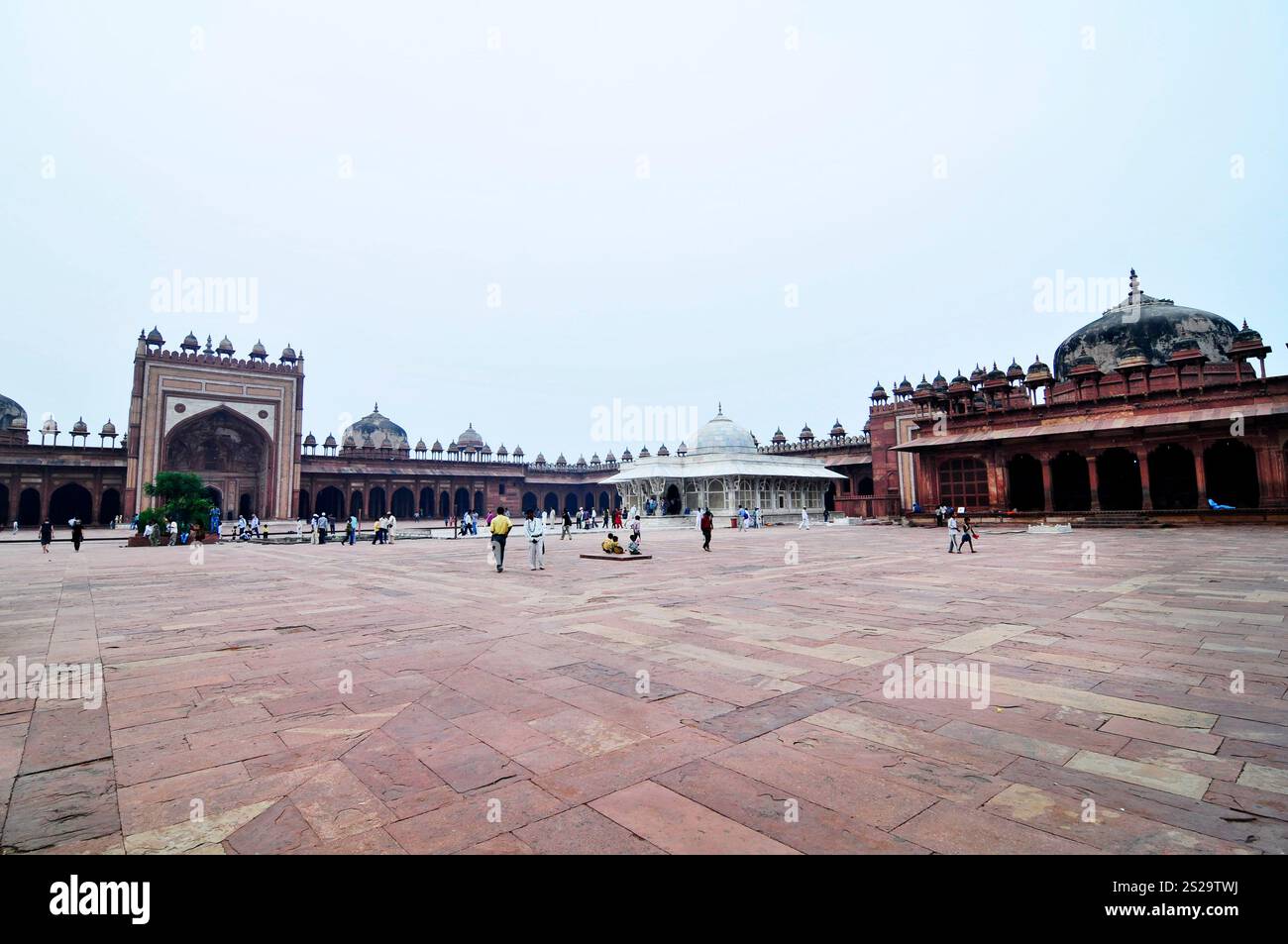 Das Grab von Salim Chishti im Jama Masjid Hof in Fatehpur Sikri, Uttar Pradesh, Indien. Stockfoto