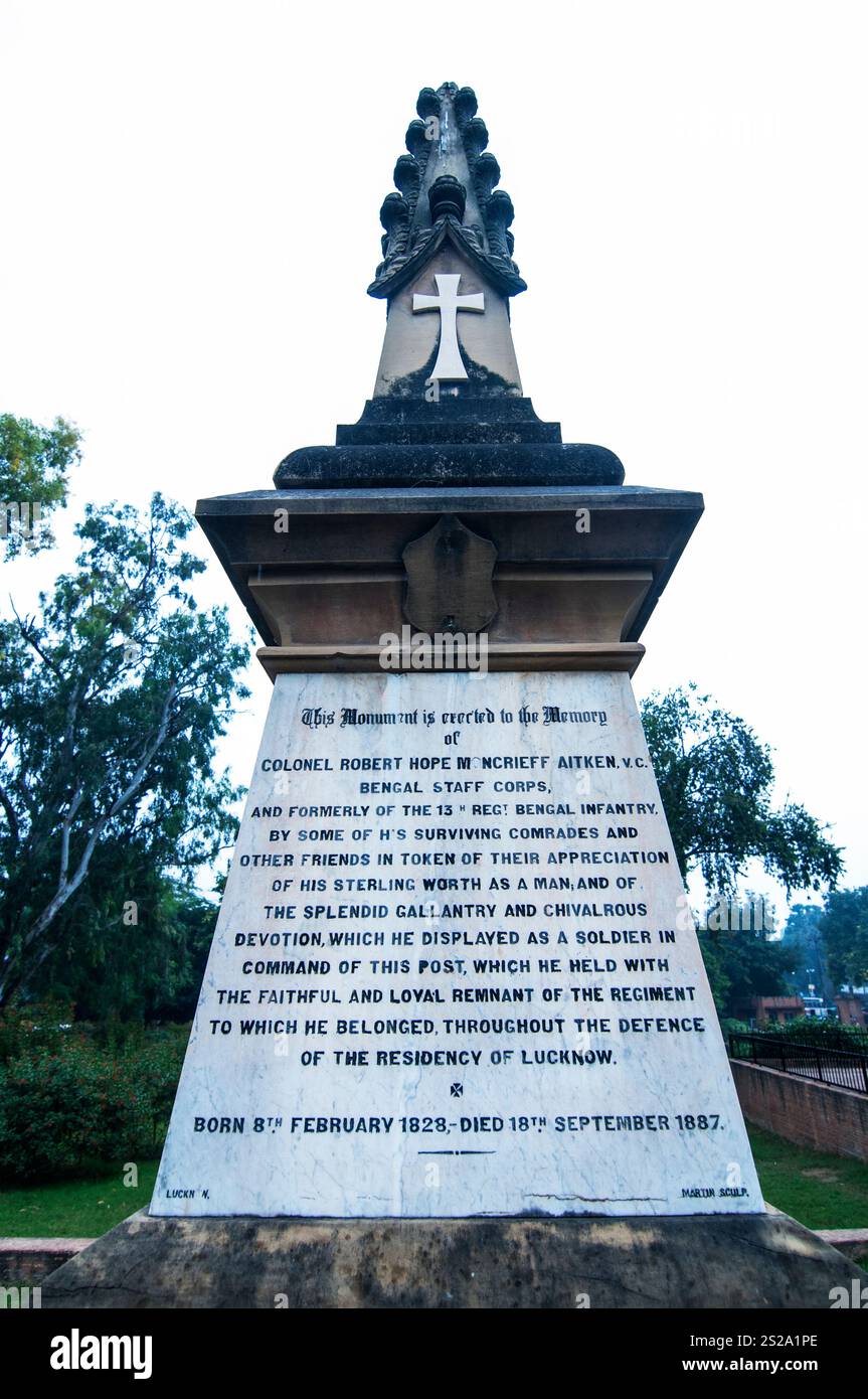 Denkmal für Colonel Robert Hope im historischen Residenzkomplex in Lucknow, Indien. Stockfoto