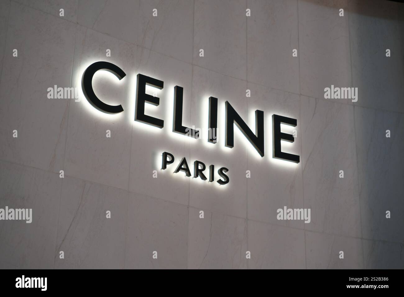 CELINE Firmenlogo aus nächster Nähe Stockfoto