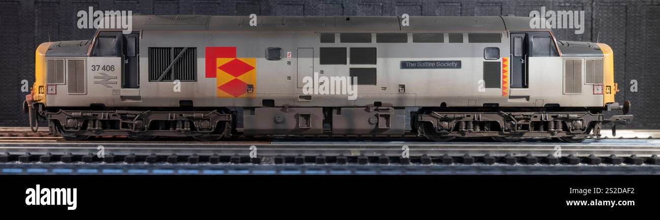 Diesellokomotive der Baureihe 37, (rechts) Lackierung des Verteilersektors, Modell im Maßstab 00 Stockfoto
