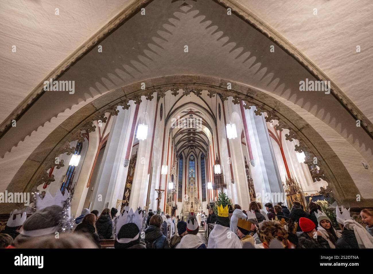 Hradec Kralove, Tschechische Republik. Januar 2025. Die Geldsammlung der drei Könige in Hradec Kralove, Tschechische Republik, 7. Januar 2025. Quelle: David Tanecek/CTK Photo/Alamy Live News Stockfoto