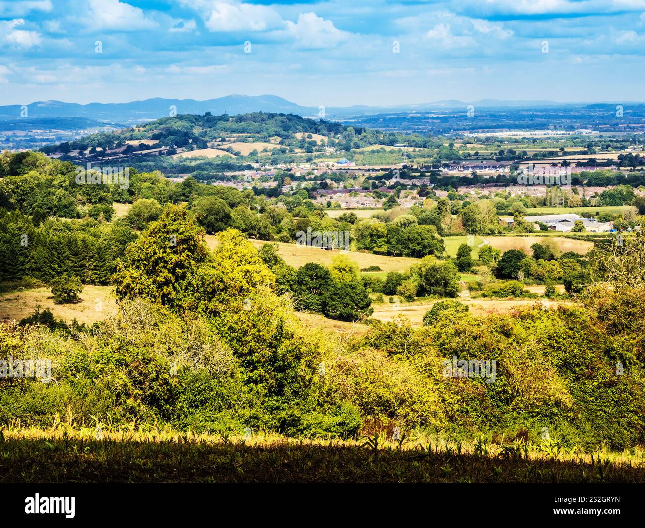 Der Blick vom Cotswold Way über Great Witcombe in der Nähe von Birdlip, Gloucestershire. Stockfoto