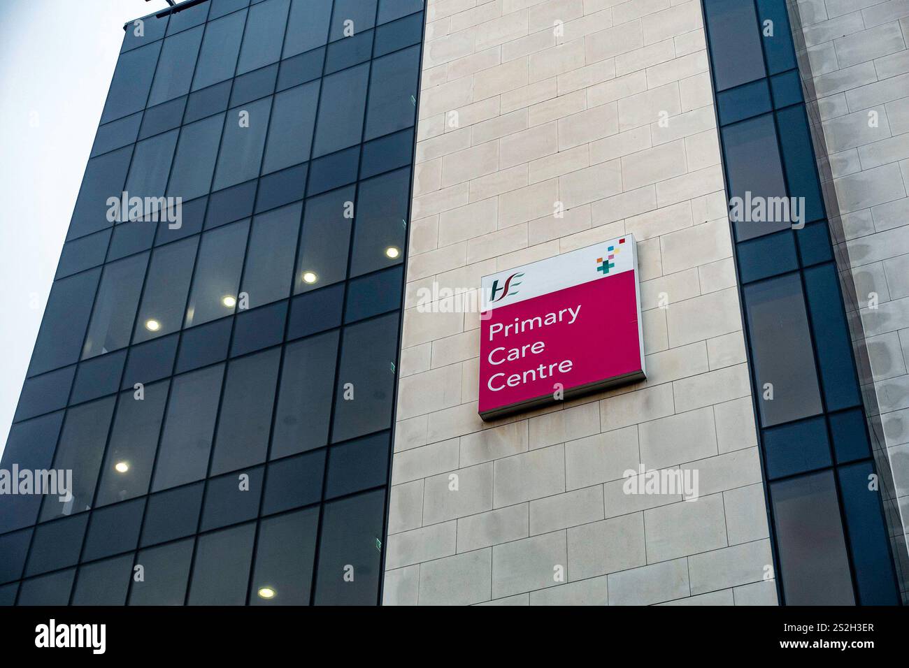 Das HSE Primary Care Centre in Tallaght, Dublin, Irland, bietet eine Reihe von medizinischen Dienstleistungen an. Stockfoto