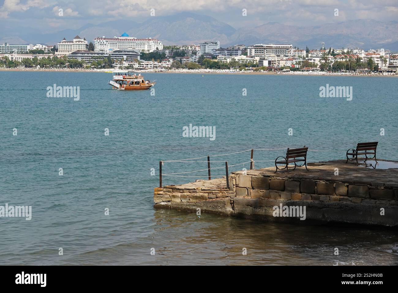 Blick über das Meer in Richtung Antalya, Türkei Stockfoto