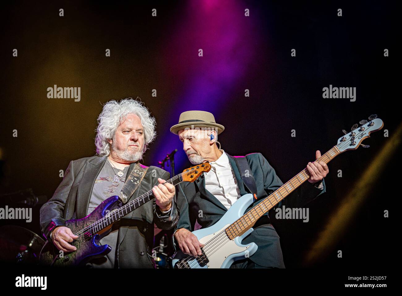 Toto trat auf der Bühne beim Lucca Summer Festival im Rahmen ihrer Europatournee auf. Stockfoto