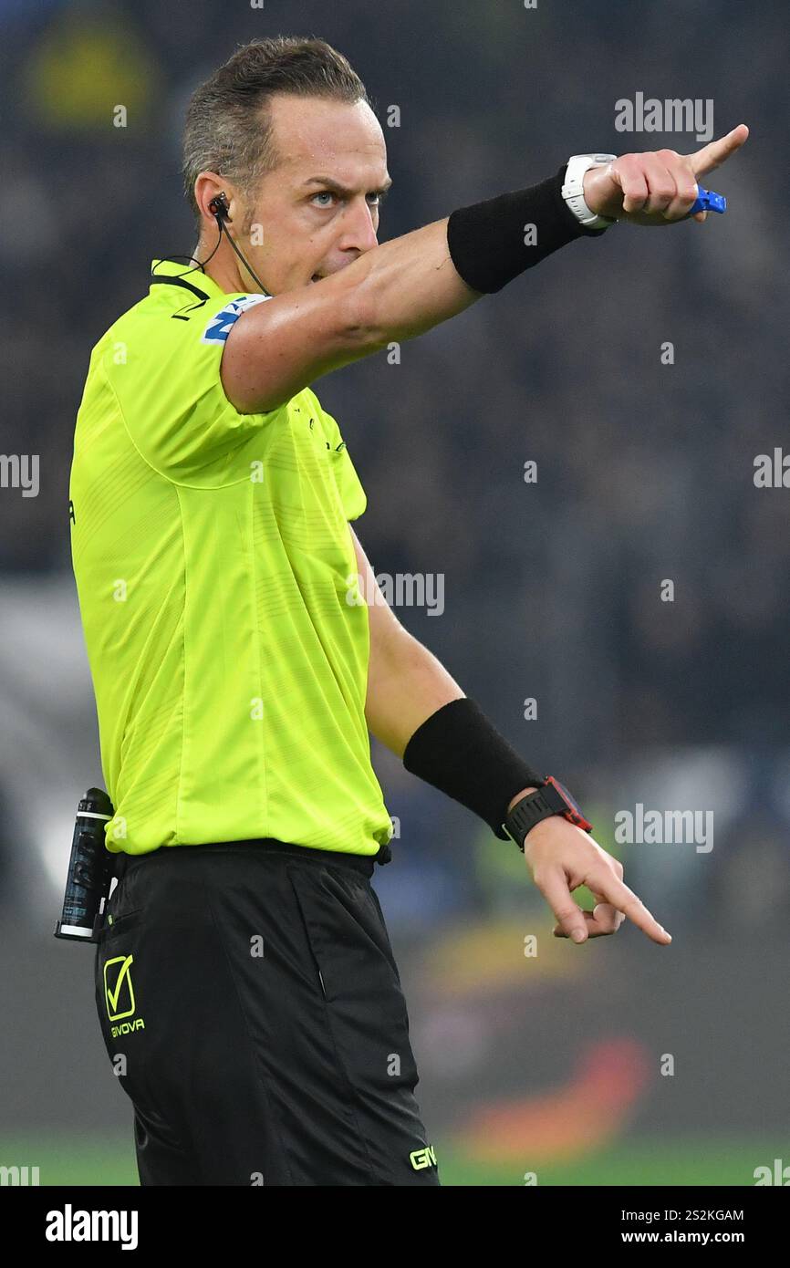 Rom, Latium. Januar 2025. Schiedsrichter Marco Guida beim Spiel der Serie A zwischen Roma und Lazio im Olympiastadion, Italien, 5. Januar 2025. AllShotLive Credit: SIPA USA/Alamy Live News Stockfoto