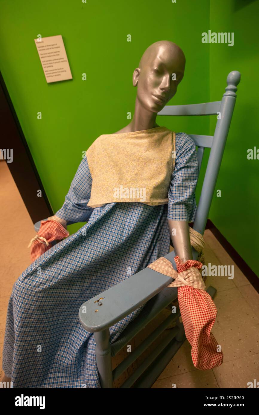 St. Joseph, Missouri - eine Illustration der Patientenfixierung im Glore Psychiatric Museum. Das Museum dokumentiert die Behandlung psychisch Kranker Stockfoto