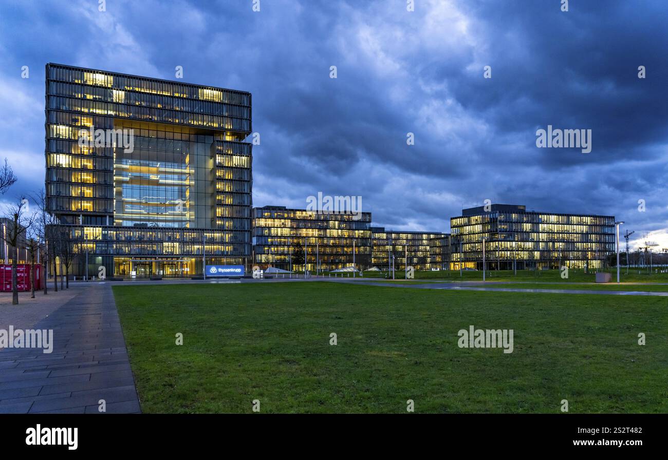 Der Ruhr Tech Campus Essen, ehemals ThyssenKrupp Campus, Hauptsitz von ThyssenKrupp, Gebäude K1, seit 2024 weitere Unternehmen wie E. EIN und S Stockfoto