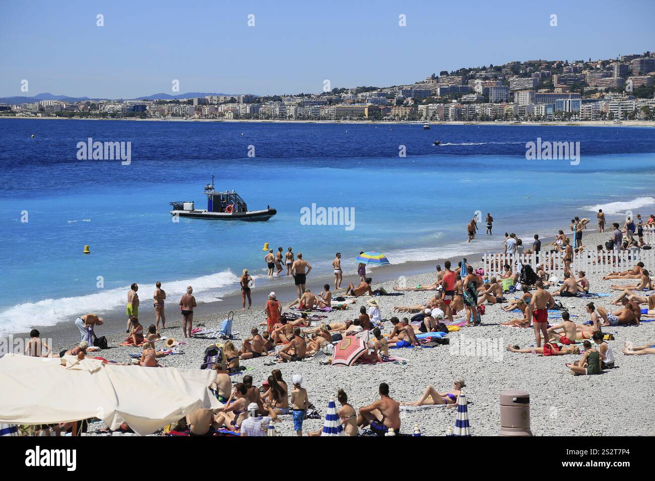 Die Promenade des Anglais in Nizza am Morgen nach dem Angriff am 14. Juli 2016, bei dem der Angreifer Mohamed Bouhlel einen LKW in eine Menge von pe fuhr Stockfoto