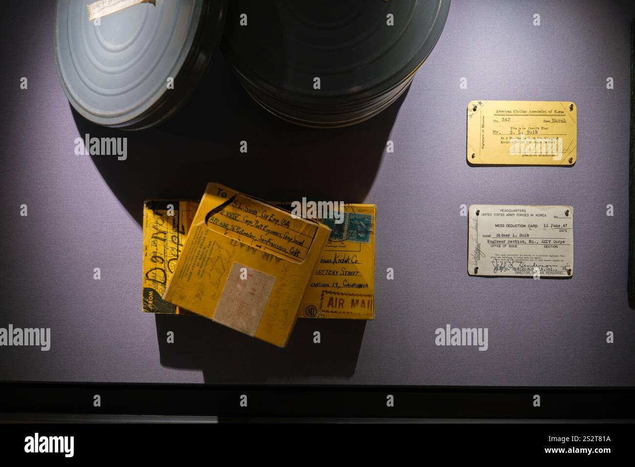 Kodak-Film, Filmdosen. Aus einer Ausstellung zum 70. Jubiläum der USA-Korea-Zusammenarbeit. Im National Museum of Korean Contemporary History in Seoul. Stockfoto