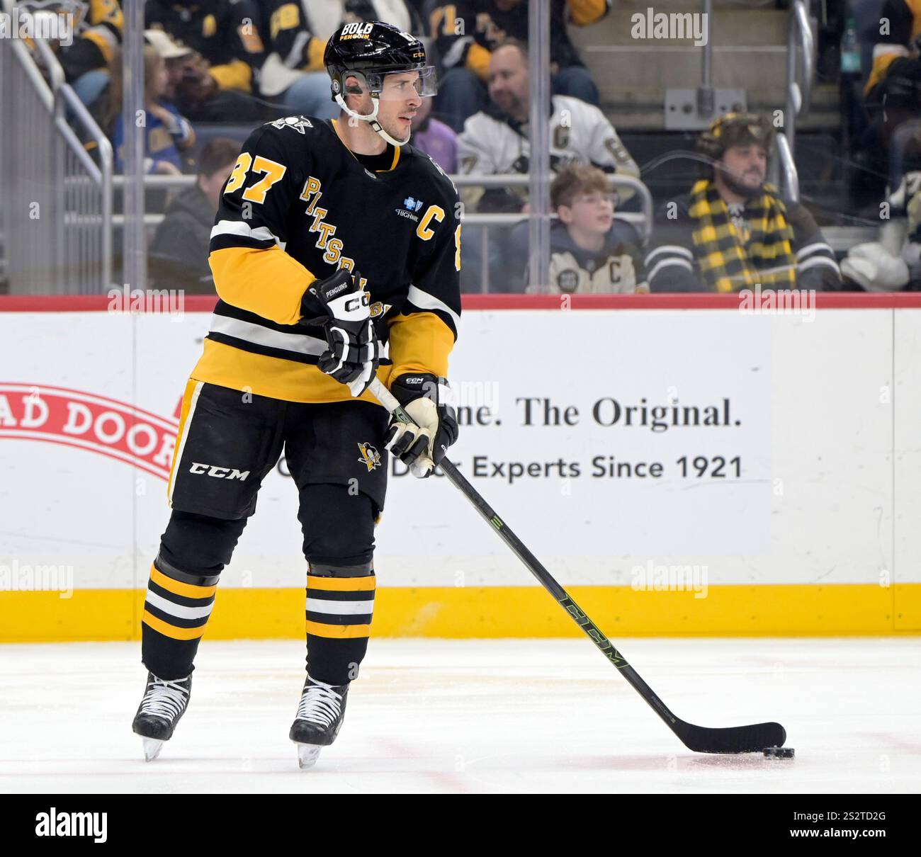 Pittsburgh, Usa. Januar 2025. Sidney Crosby (87) während des ersten Spiels gegen die Columbus Blue Jackets in der PPG Paints Arena in Pittsburgh am Dienstag, den 7. Januar 2025. Foto von Archie Carpenter/UPI. Quelle: UPI/Alamy Live News Stockfoto
