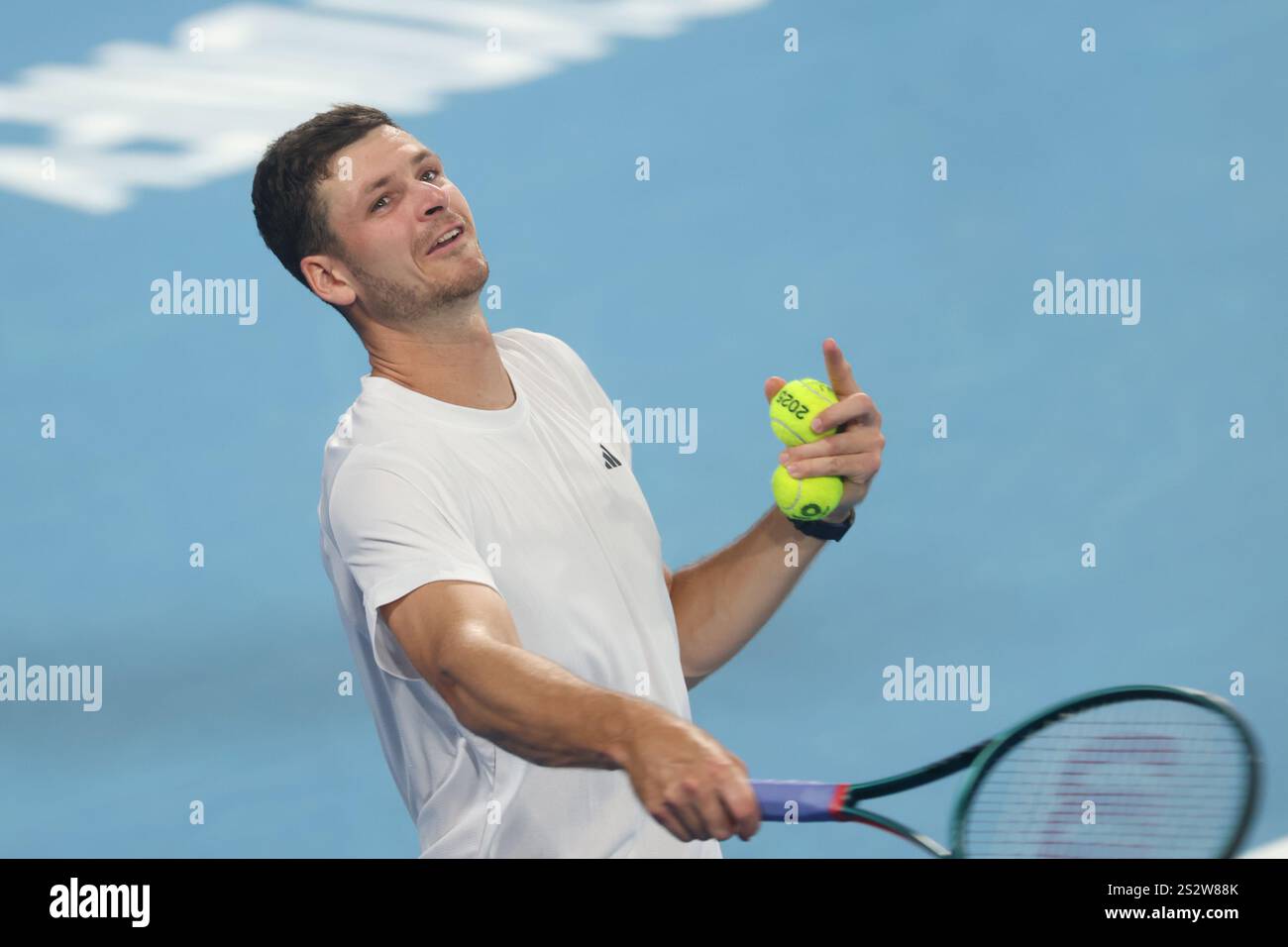 Sydney, Australien. Januar 2025. Hubert Hurkacz aus Polen feiert den Sieg im Viertelfinalspiel gegen Billy Harris aus Großbritannien am siebten Tag des United Cup 2025 in der Ken Rosewall Arena in Sydney am Donnerstag, den 2. Januar 2025. (AAP Image/Mark Evans) KEIN ARCHIVIERUNGSGUTHABEN: Australian Associated Press/Alamy Live News Stockfoto