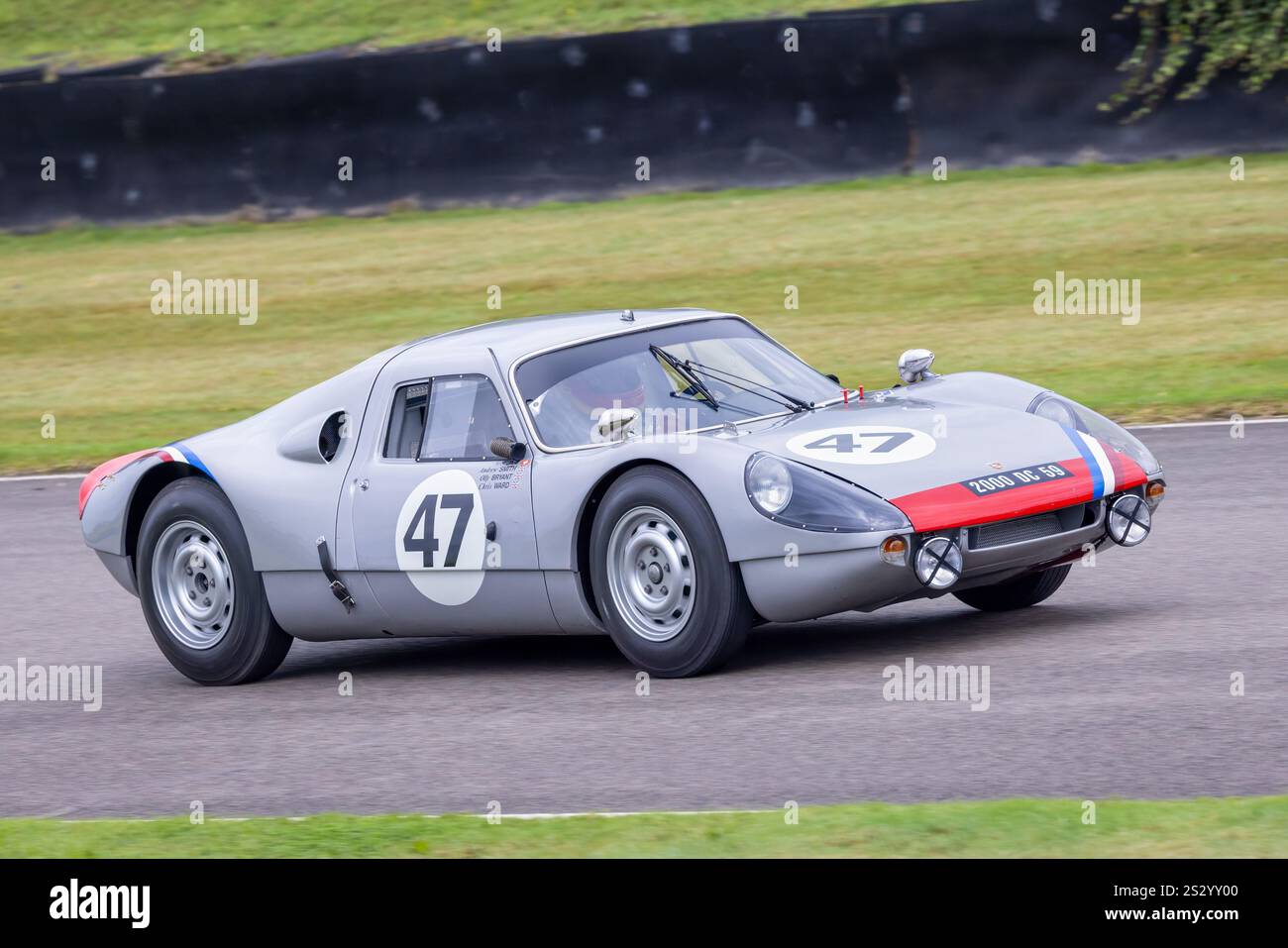 Jani / Ward 1964 Porsche 904 Carrera GTS während des RAC TT Celebration Rennens beim Goodwood Revival 2024, Sussex, UK. Stockfoto
