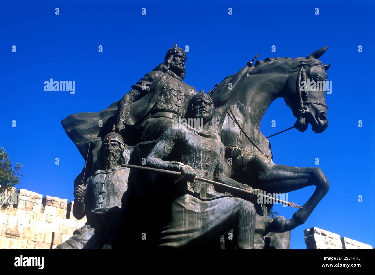 Damaskus, Syrien. 20. Januar 2001 Statue von Salah ad-DIN Yusuf ibn Ayyub, allgemein bekannt als Saladin, Ein kurdischer muslimischer Sultan von Ägypten und Syrien, der sich als „Saladin“ bezeichnete Stockfoto