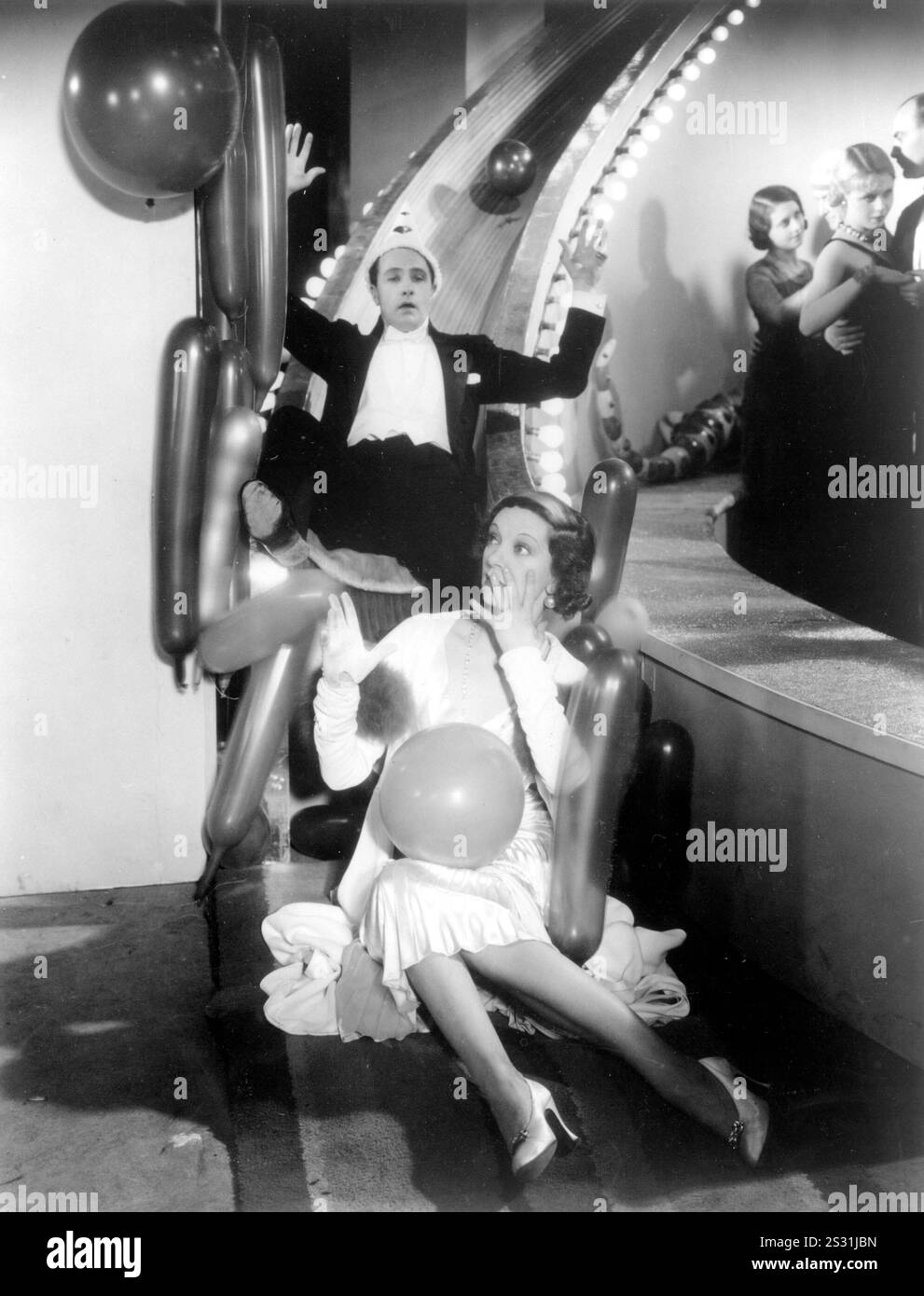 SIND WIR NICHT ALLE? [BR 1932] OWEN NARES, GERTRUDE LAWRENCE Datum: 1932 Stockfoto